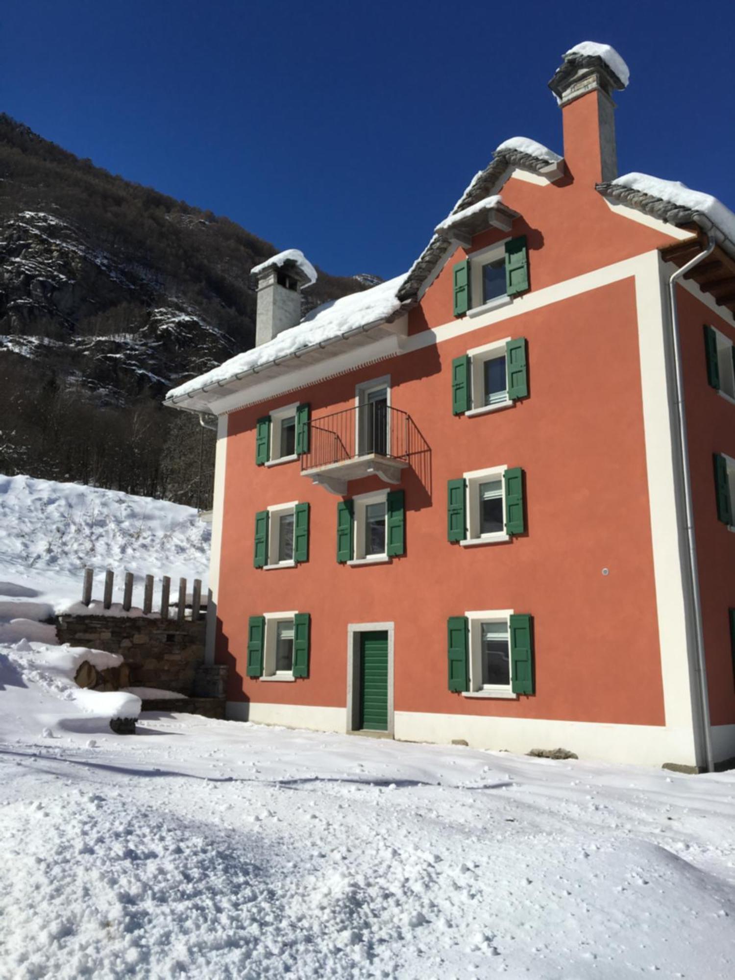 Myverzasca Resort Casa Rossa Brione  エクステリア 写真