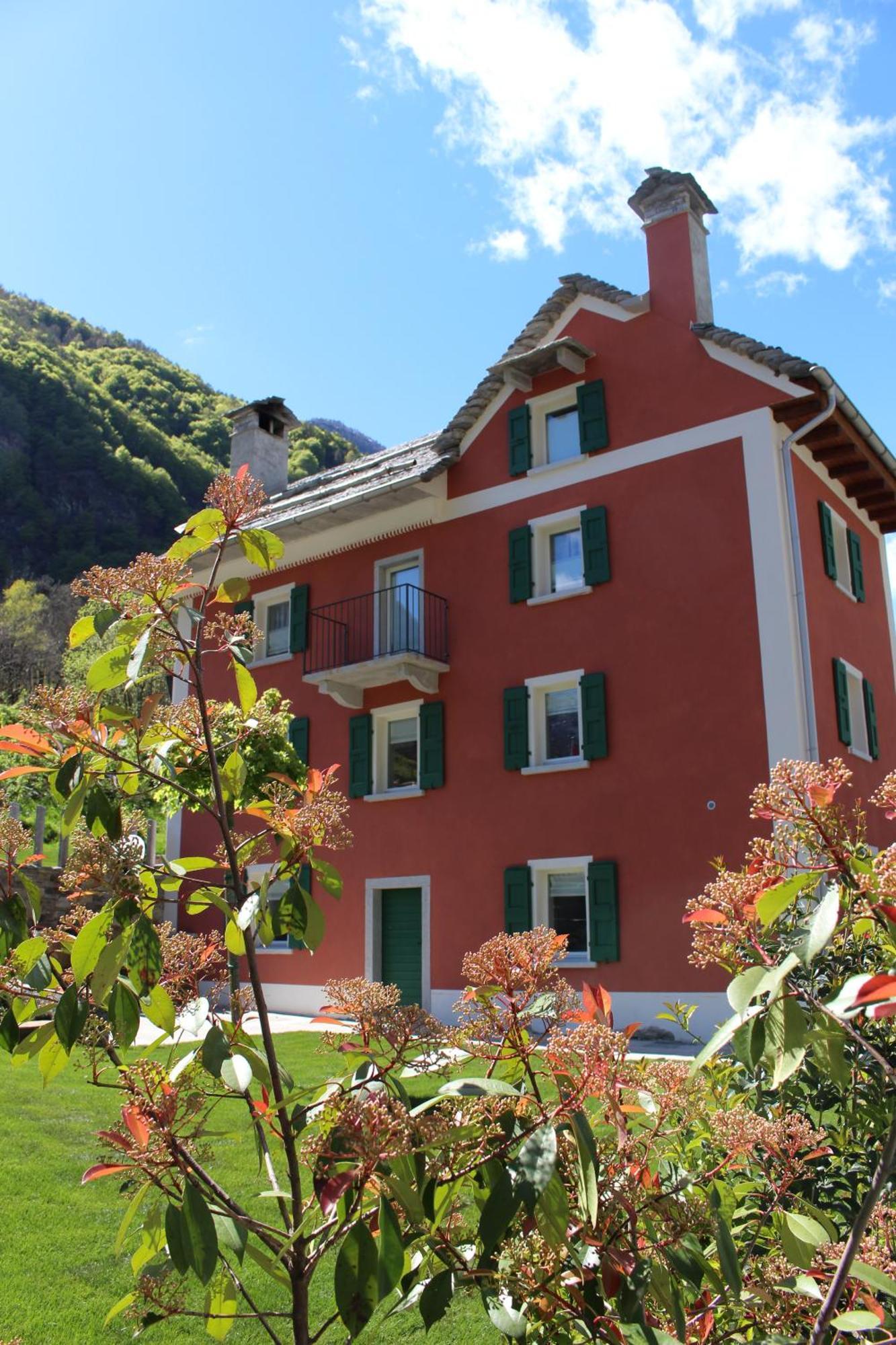 Myverzasca Resort Casa Rossa Brione  エクステリア 写真