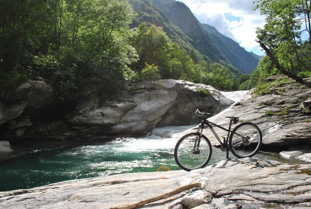 Myverzasca Resort Casa Rossa Brione  エクステリア 写真