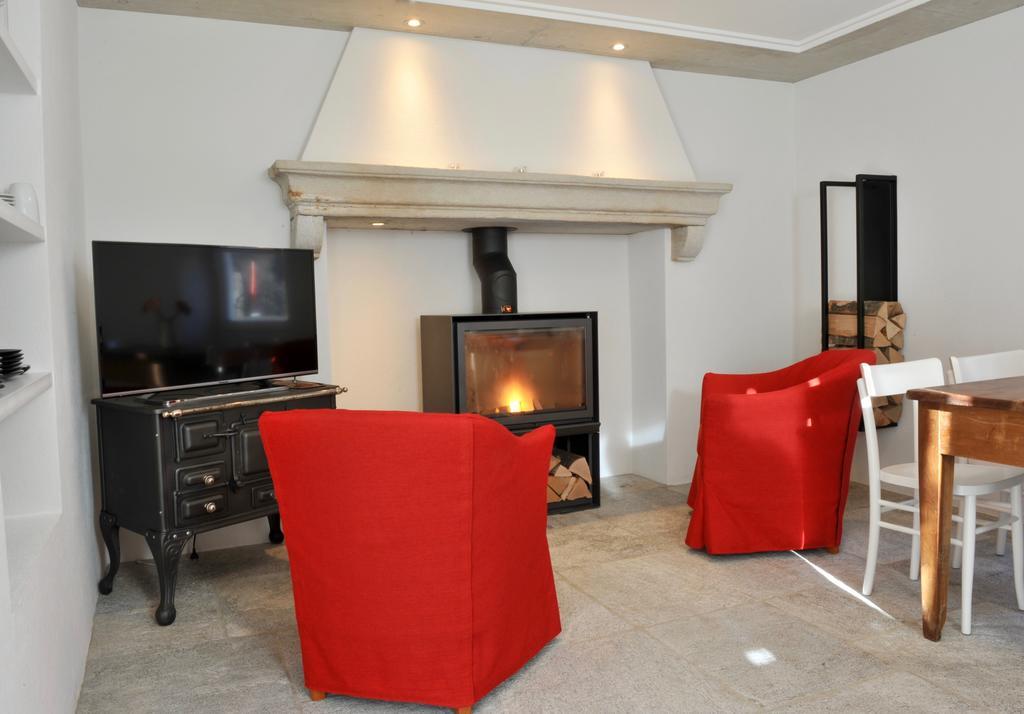 Myverzasca Resort Casa Rossa Brione  部屋 写真