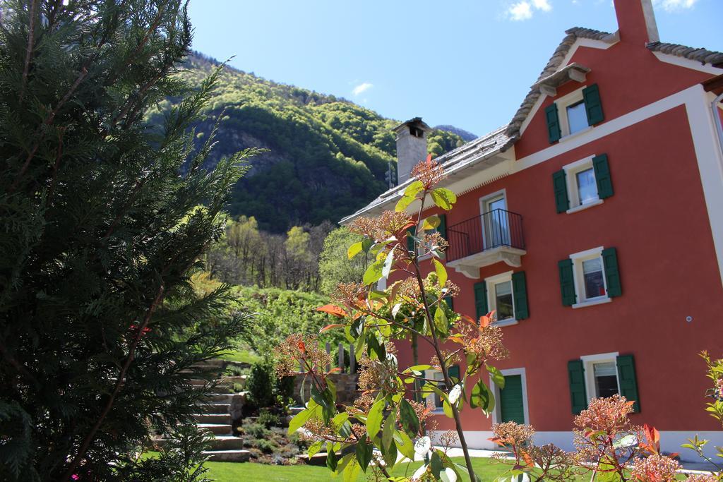 Myverzasca Resort Casa Rossa Brione  エクステリア 写真