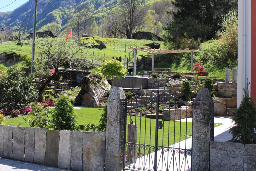 Myverzasca Resort Casa Rossa Brione  エクステリア 写真