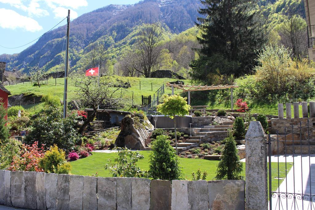 Myverzasca Resort Casa Rossa Brione  エクステリア 写真