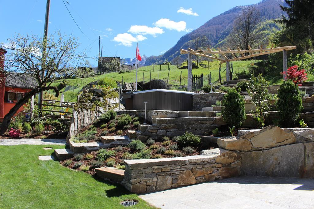 Myverzasca Resort Casa Rossa Brione  エクステリア 写真