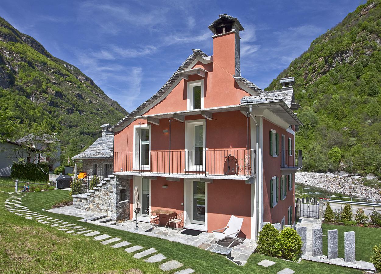 Myverzasca Resort Casa Rossa Brione  エクステリア 写真